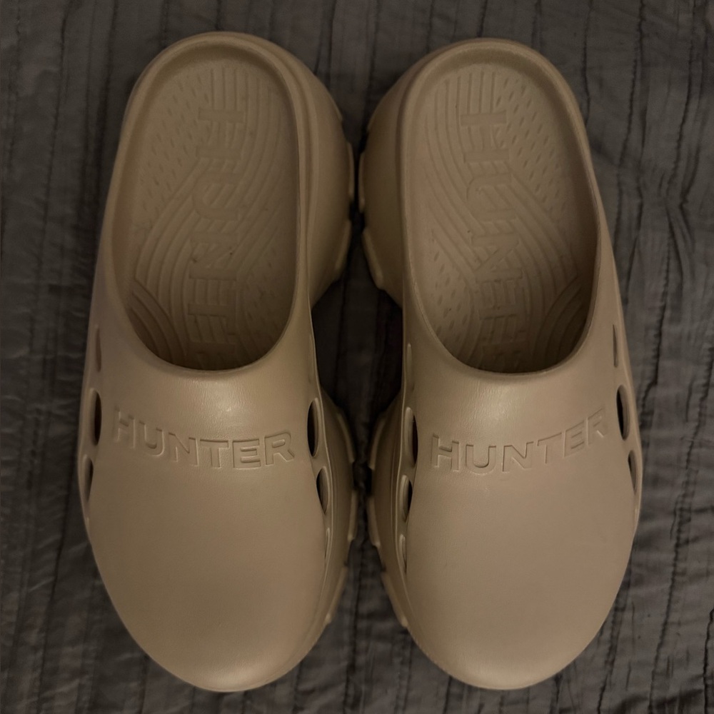 Hunter Bryce Clogs | Blush | Size 8 | Gently Used - Picture 4 of 5